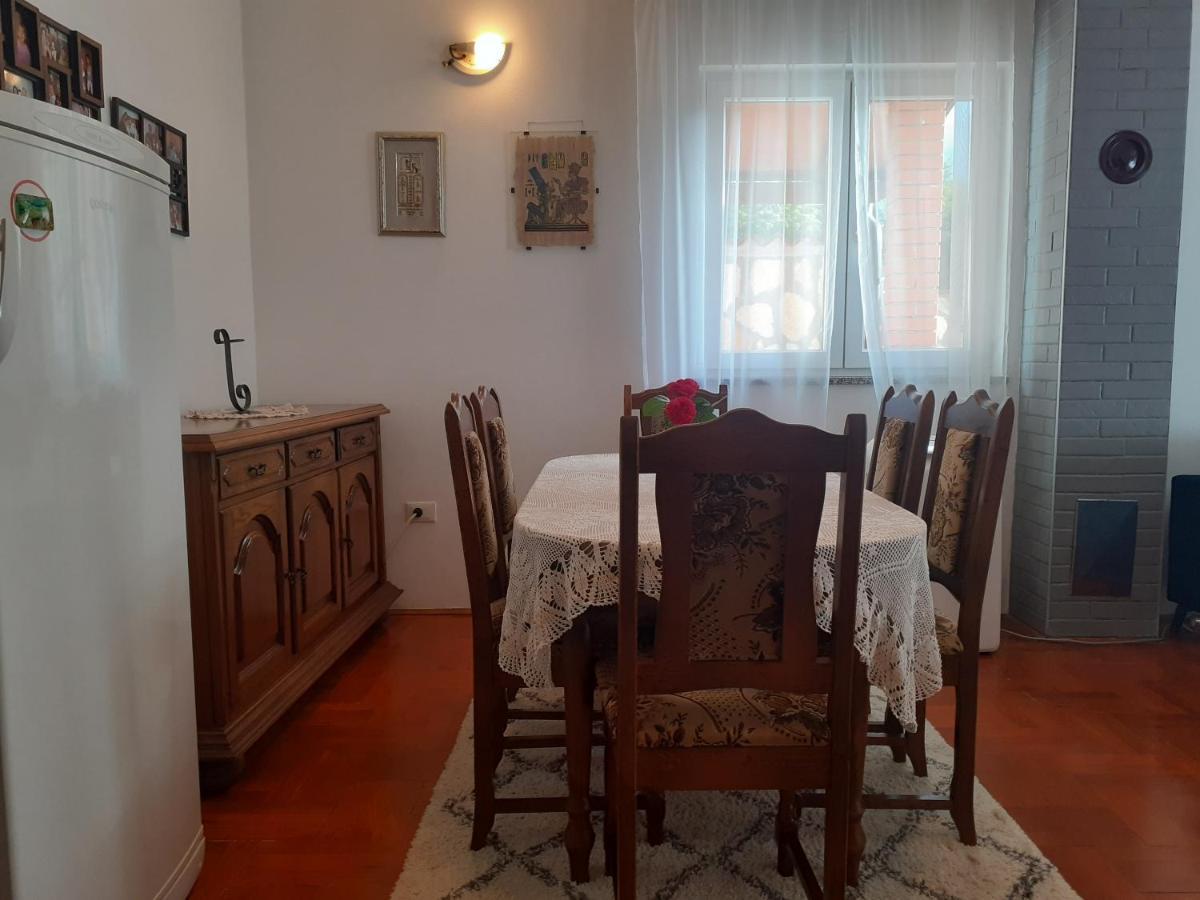 Sem Apartment Tar-Vabriga Bagian luar foto