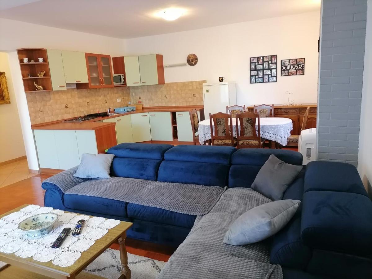Sem Apartment Tar-Vabriga Bagian luar foto