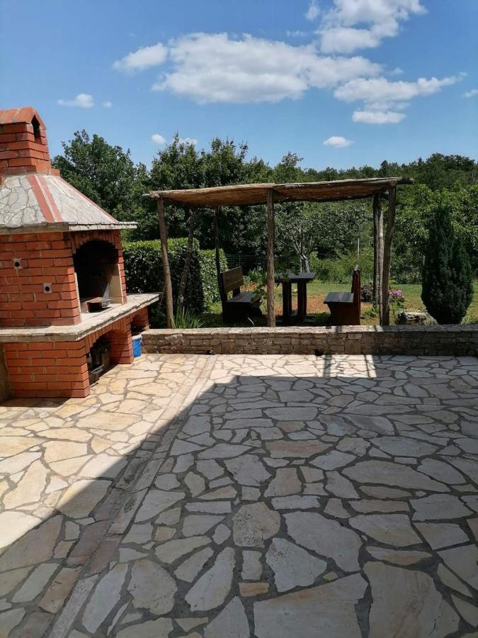 Sem Apartment Tar-Vabriga Bagian luar foto